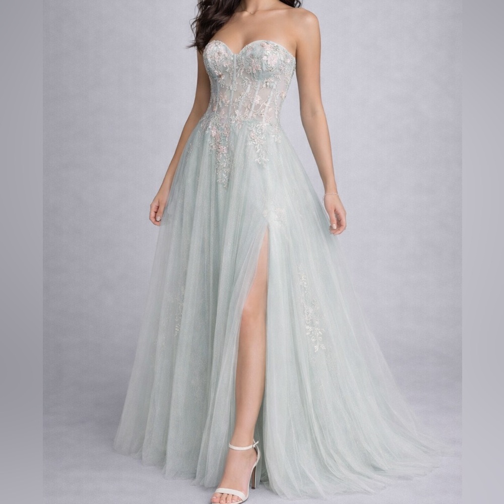 ✨GB Sage Green Tulle Ball Gown Floral Embroidered Prom Dress Size 15 Strapless